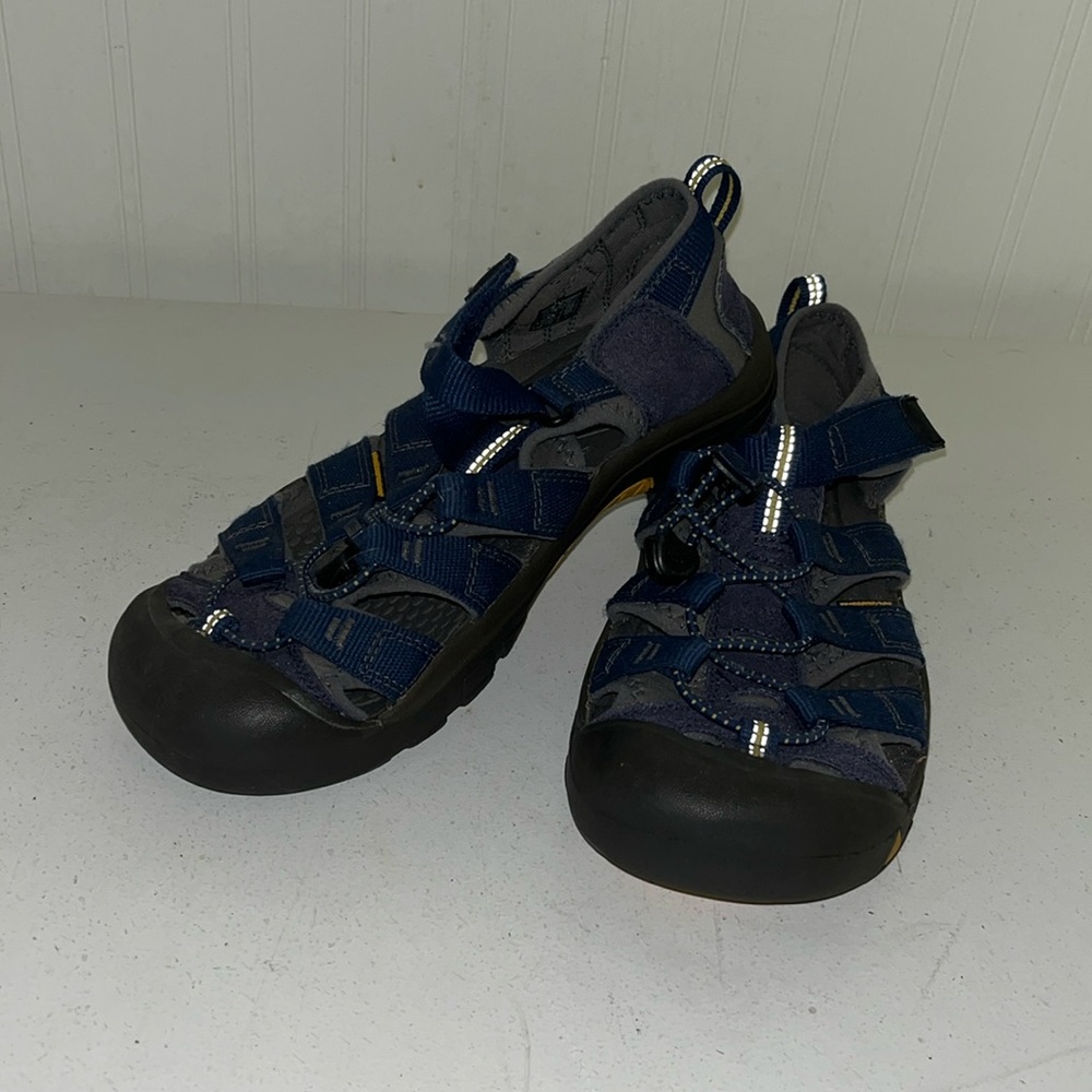 KEEN Newport H2 Closed Toe Water Sandals Navy